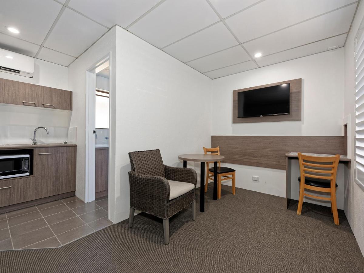 Chalet Motor Inn Bundaberg Esterno foto
