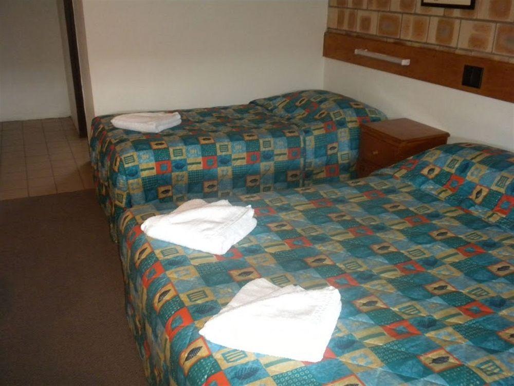 Chalet Motor Inn Bundaberg Esterno foto