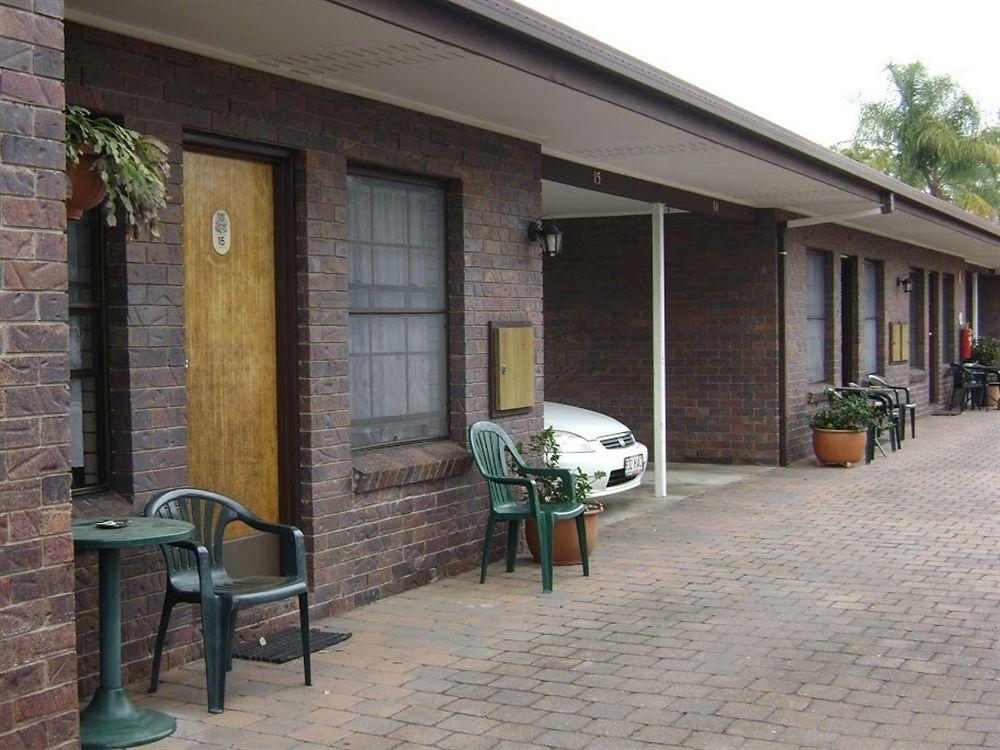 Chalet Motor Inn Bundaberg Esterno foto