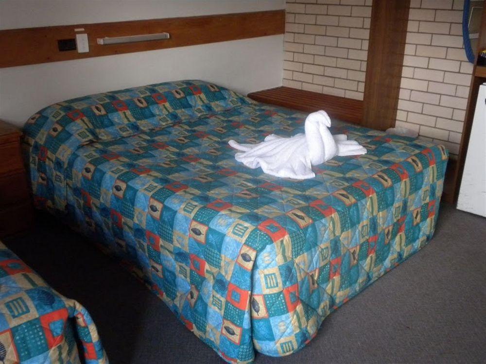 Chalet Motor Inn Bundaberg Esterno foto