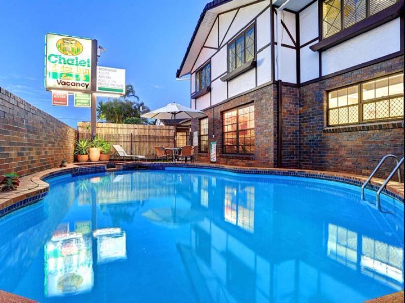 Chalet Motor Inn Bundaberg Esterno foto
