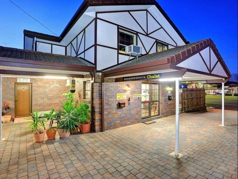Chalet Motor Inn Bundaberg Esterno foto