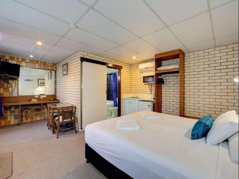 Chalet Motor Inn Bundaberg Esterno foto