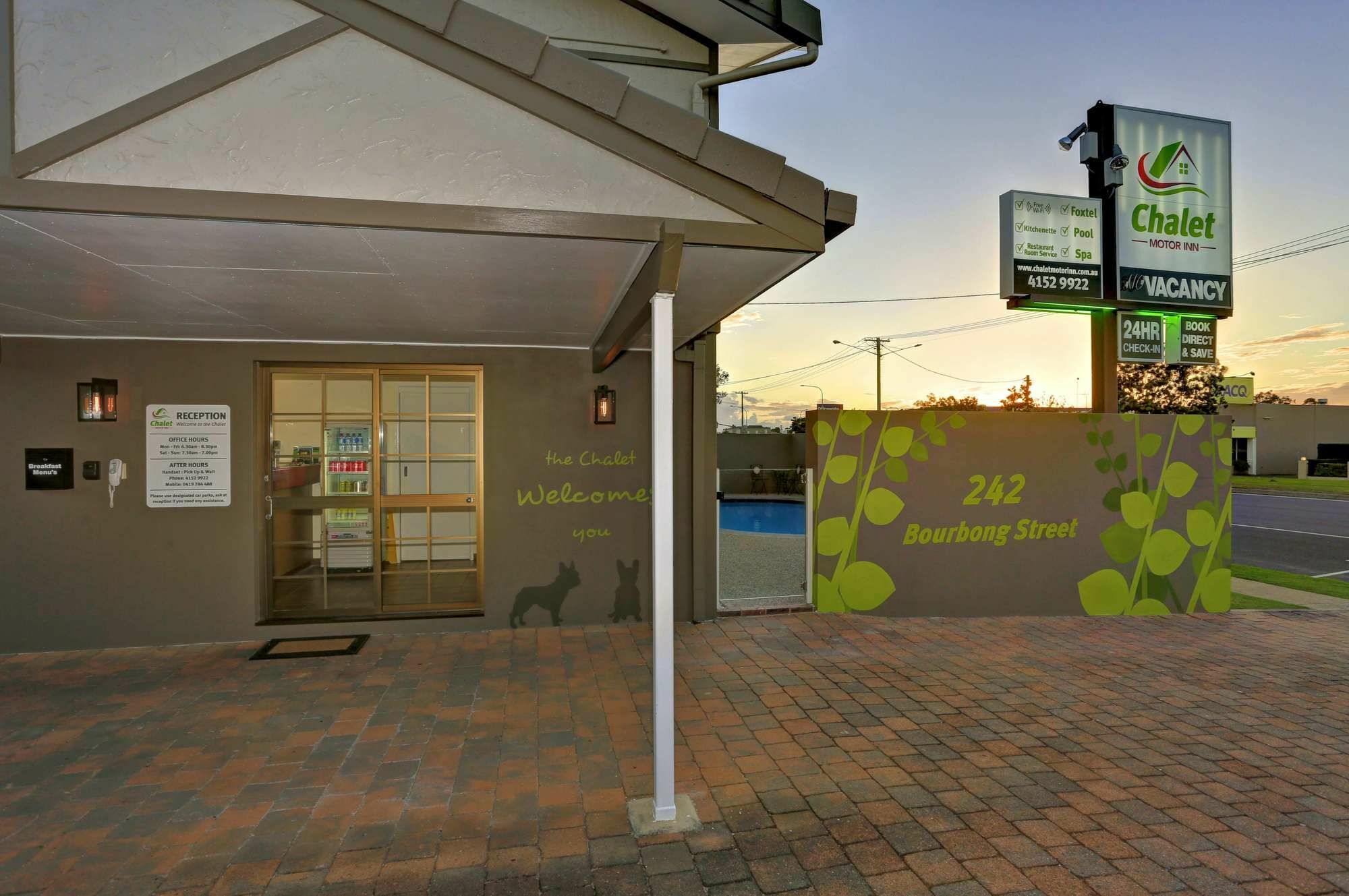 Chalet Motor Inn Bundaberg Esterno foto