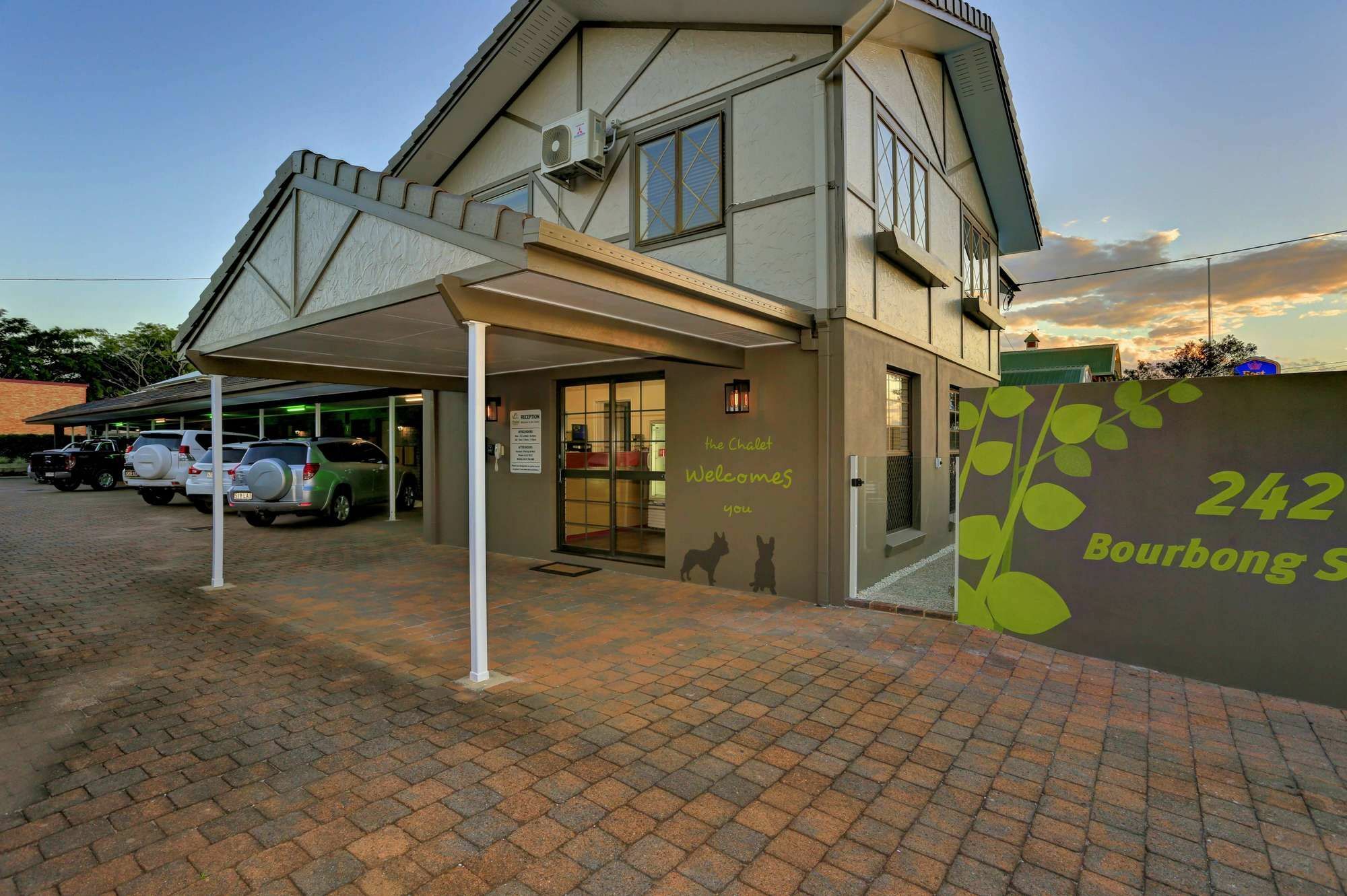 Chalet Motor Inn Bundaberg Esterno foto