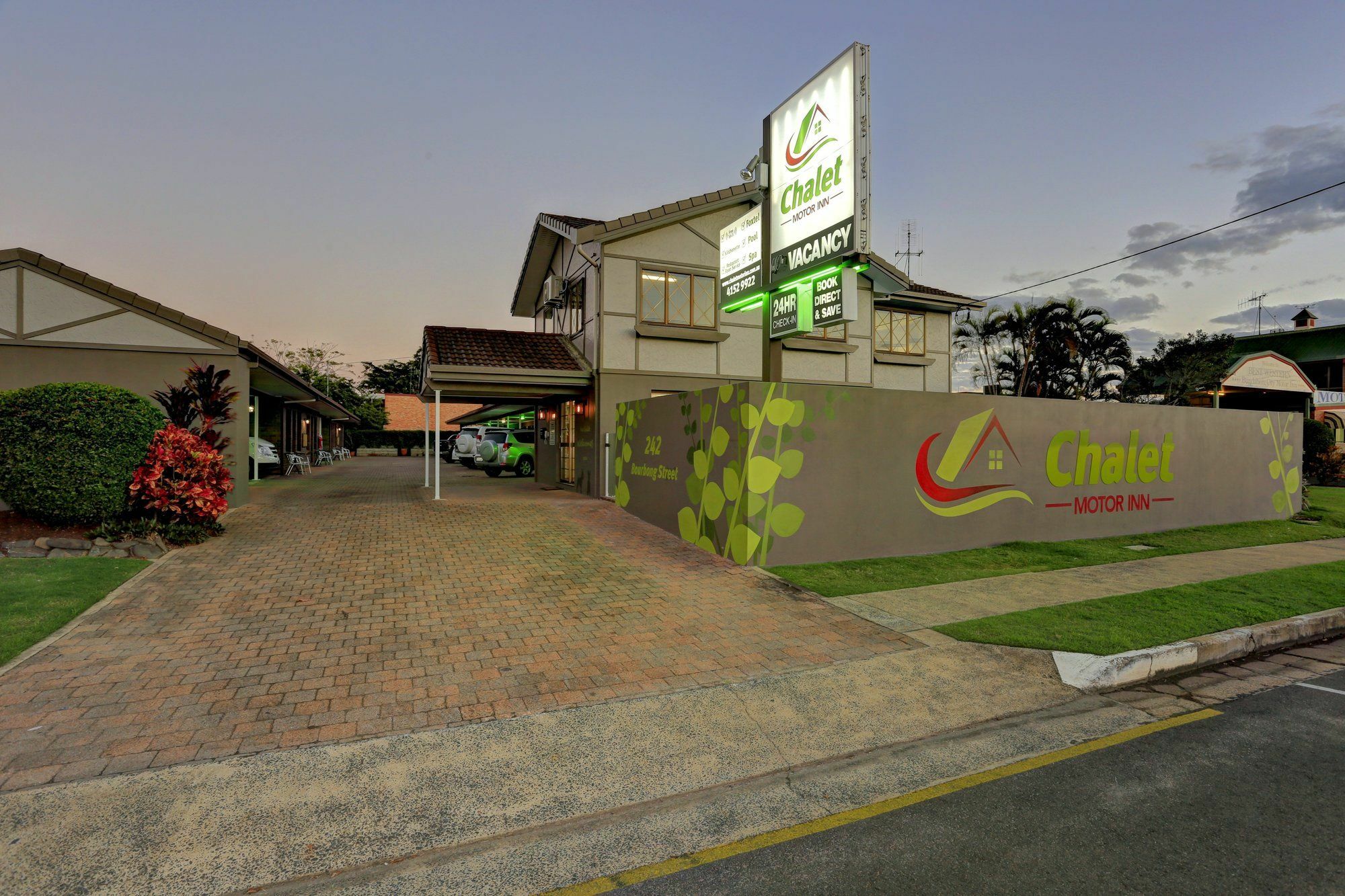 Chalet Motor Inn Bundaberg Esterno foto