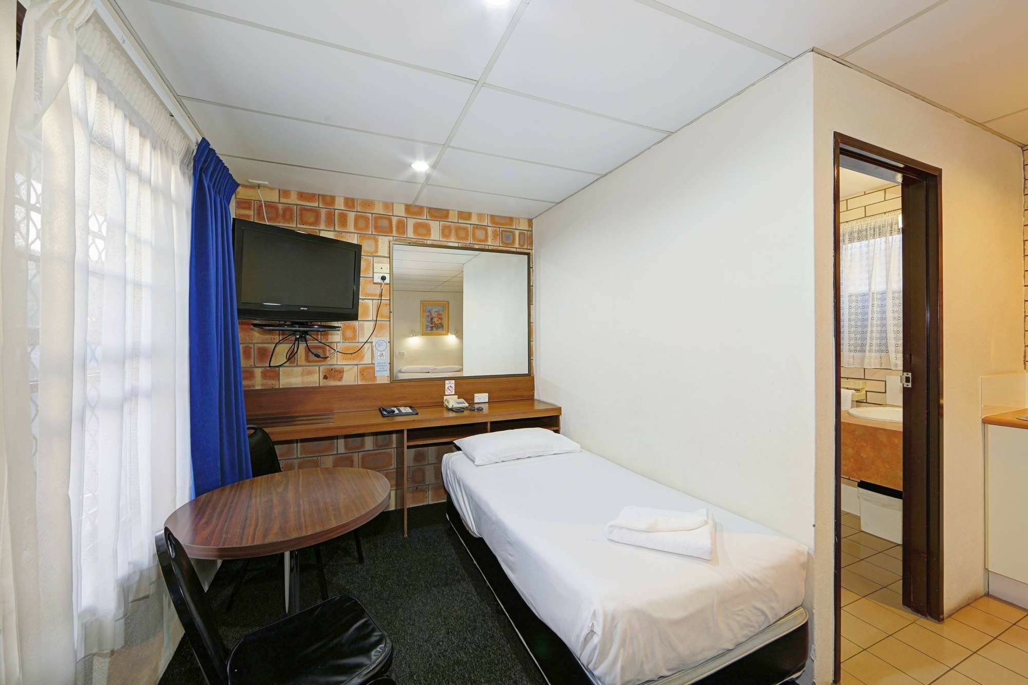 Chalet Motor Inn Bundaberg Esterno foto